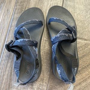 Youth Chacos Size 6